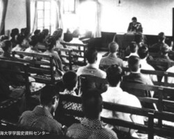 内村鑑三聖書研究会の様子