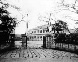 大学移転前の名教学園校舎