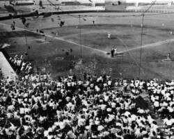 学園では、若き日に「思想」を培い、「体躯」を養い、「知能」を磨き、「希望」を持て、という考えにもとづき、勉学だけでなくスポーツや文化活動を盛んに行っている。東海大学硬式野球部が全日本大学野球選手権初優勝(1969年6月)