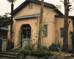 (内村鑑三主催の聖書研究会や講演会が行われた)